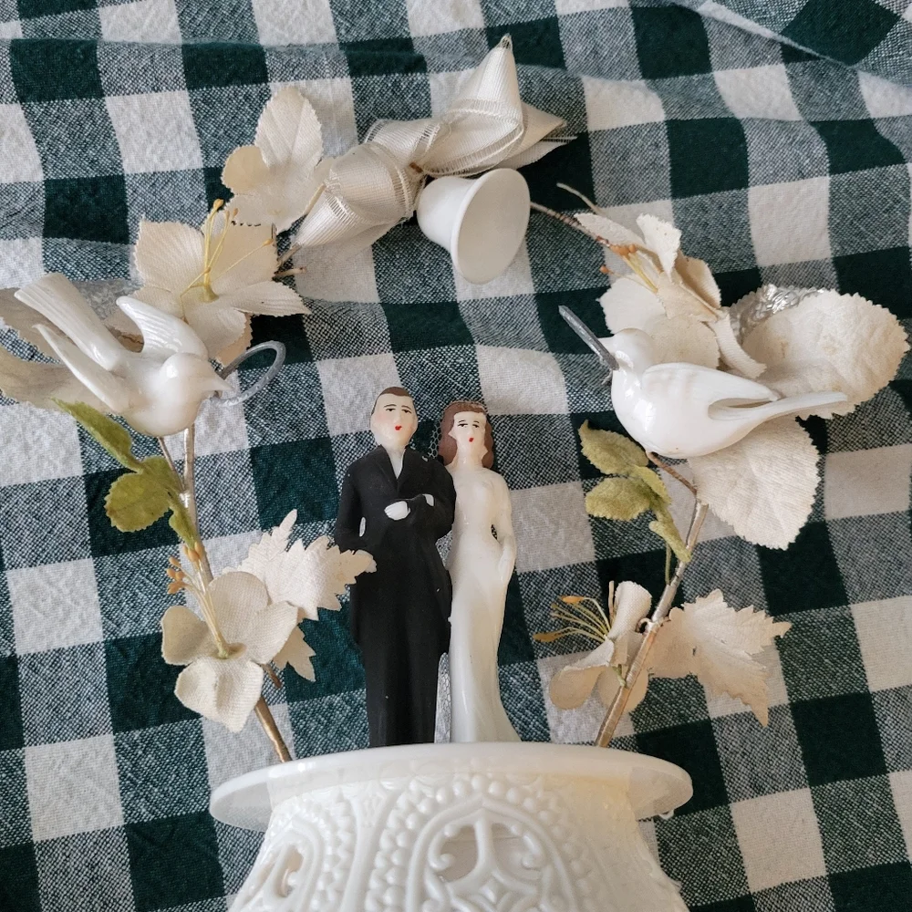 Elegant Wedding Cake Toppers Set - White